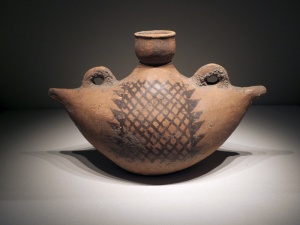 Boat-shaped-pottery-jar-national-museum.jpg